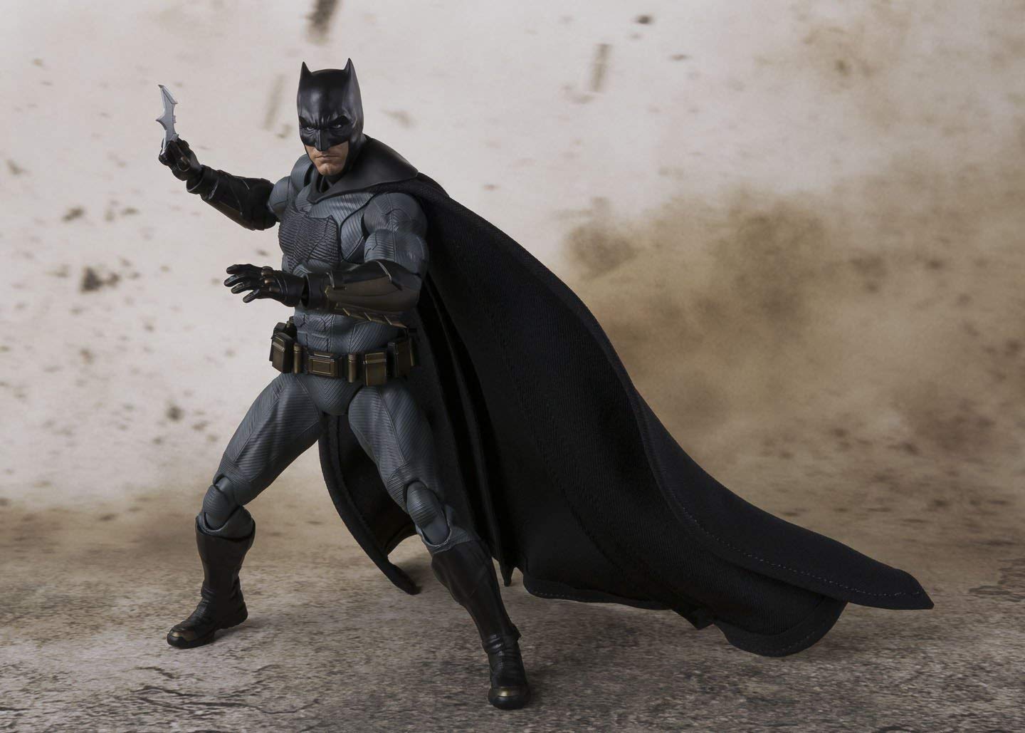 TAMASHII NATIONS S.H.FIGUARTS JUSTICE LEAGUE BATMAN