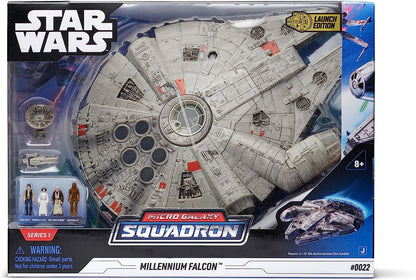 Star Wars Feature Vehicle (9" Vehicle & Figure) Millennium Falcon W1
