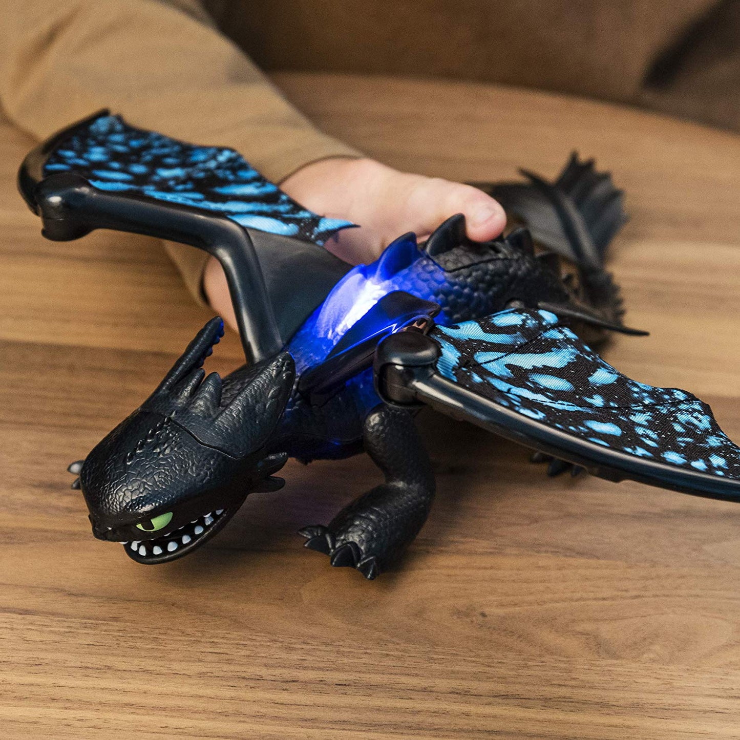 DREAMWORKS DRAGONS TOOTHLESS DELUXE LIGHTS/SOUND DRAGON