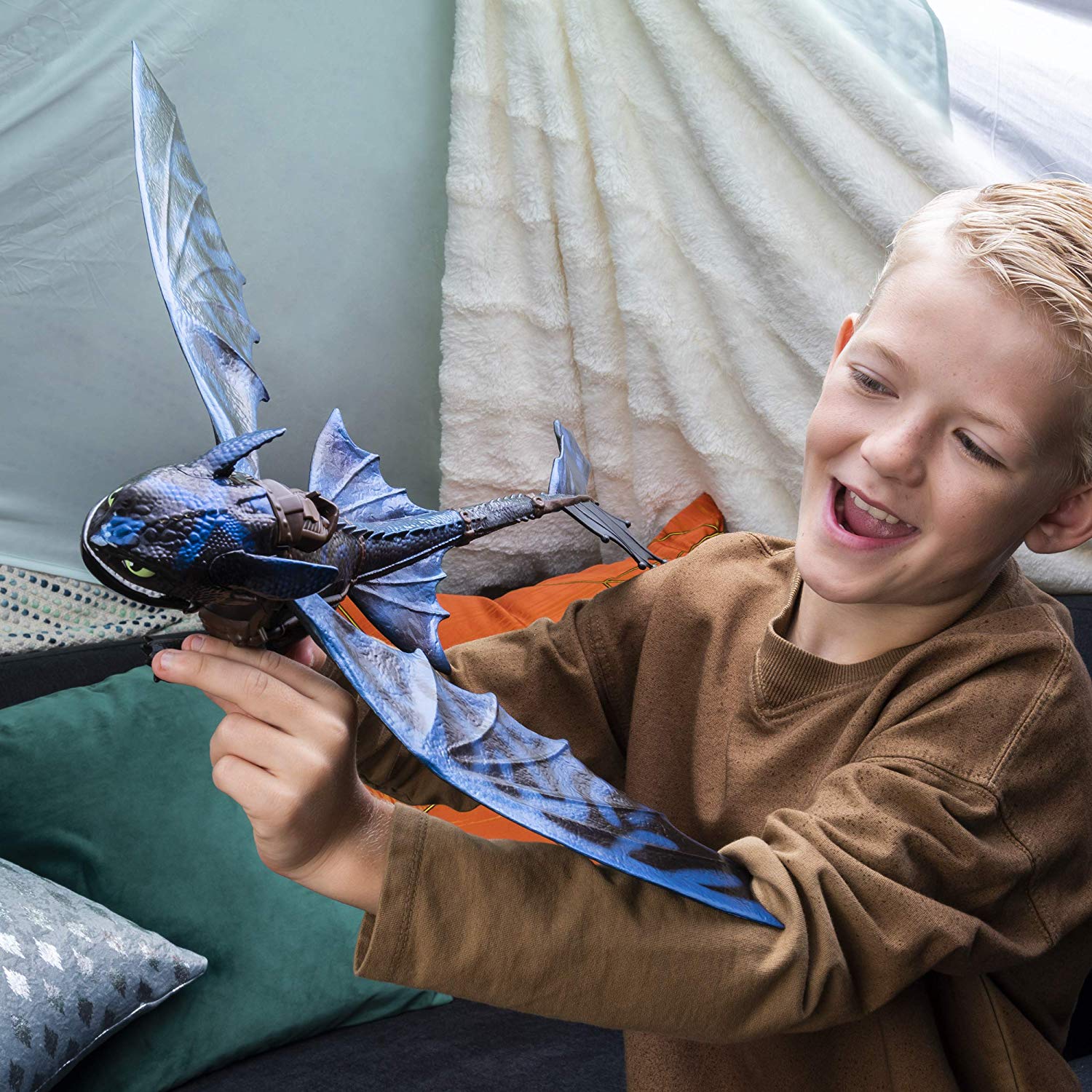 DREAMWORKS DRAGONS GIANT FIRE BREATHING TOOTHLESS (2018)